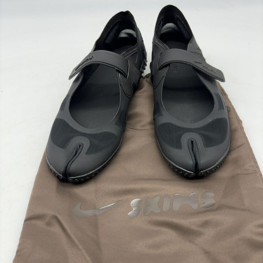 NikeSKIMS Rift Mesh Sneakers in Black